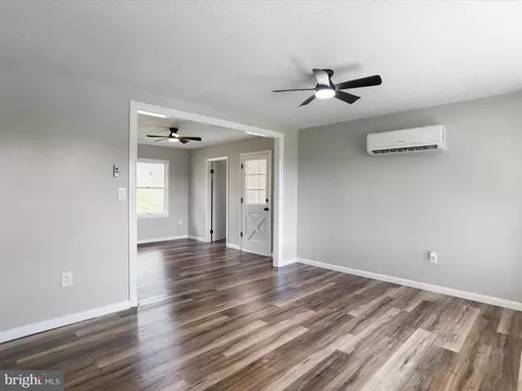 Living - 31 E Ridge Loop Rd, Romney, WV 26757 photo 2 of 3