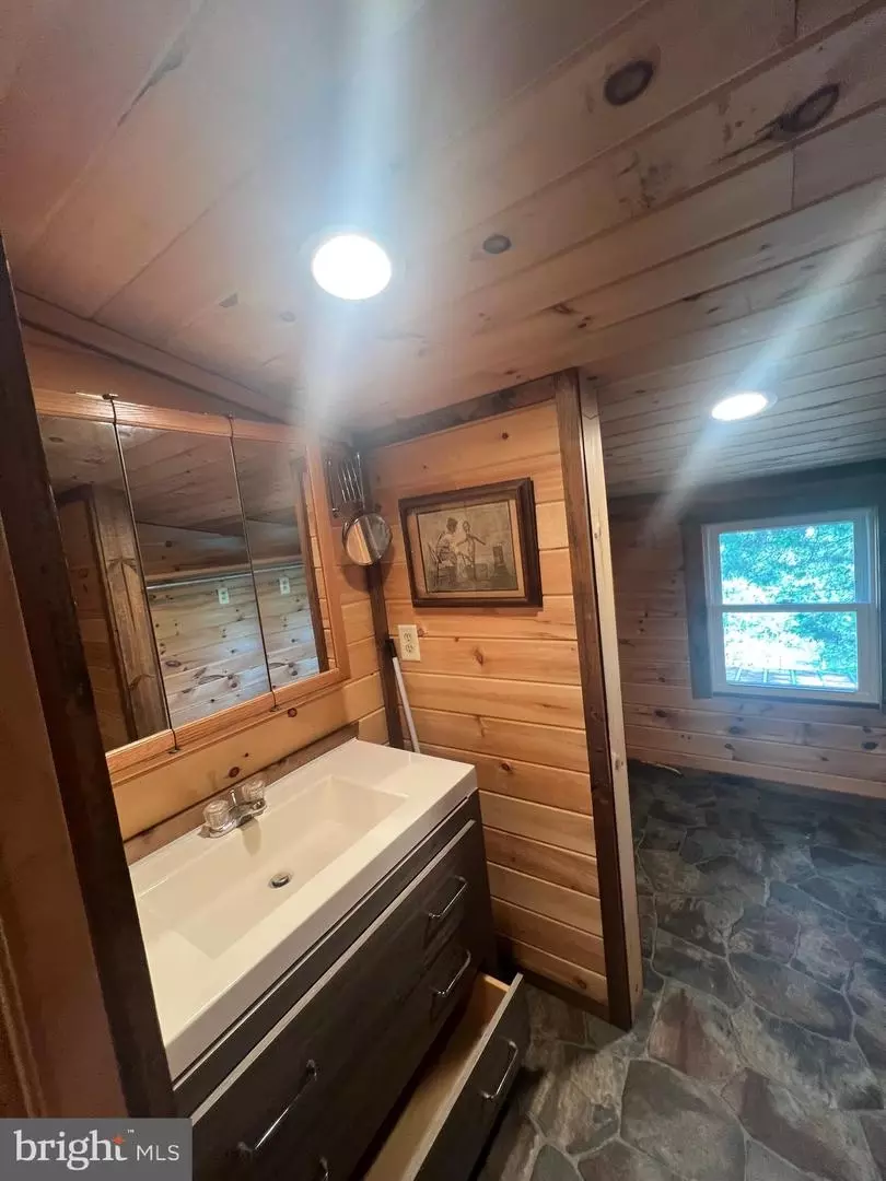 Bath - Undisclosed, Levels, WV 25431 photo 2 of 2