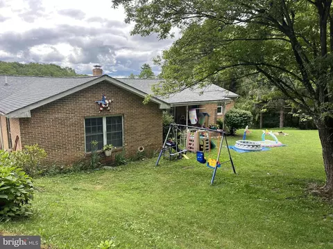 6395 Springfield Pike, Points, WV 25437
