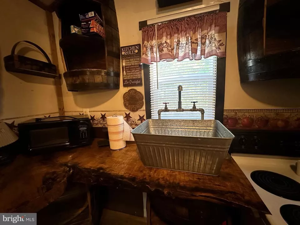 Kitchen - 44 Gobbler Dr, Springfield, WV 26763 photo 3 of 4