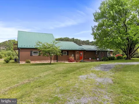 1063 George Arnold Ln, Green Spring, WV 26722