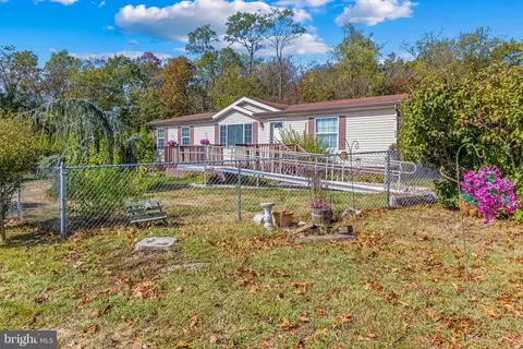 98 Logans Run Rd, Slanesville, WV 25444