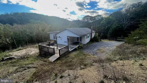 9710 Cumberland Rd, Springfield, WV 26763