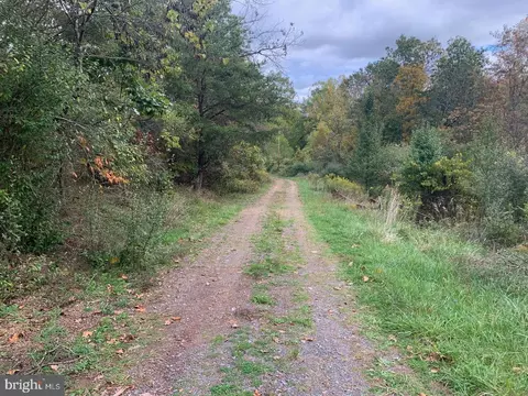 38 Eastview Dr, Augusta, WV 26704