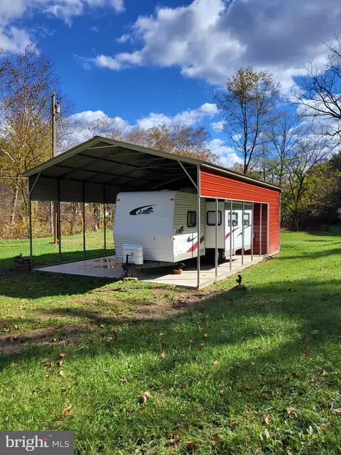 3536 Jr Rannells Rd, Points, WV 25437