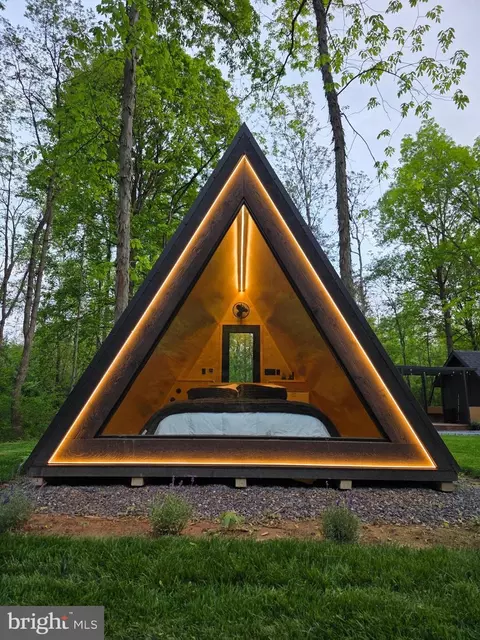 633 And 643 Hanging Rock Rd, Augusta, WV 26704