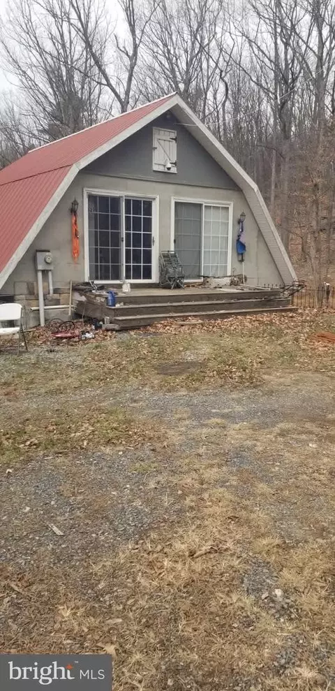529 Hillside Dr, Augusta, WV 26704