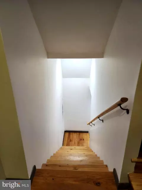 Entry Way - 886 Mountain Heritage Estates Rd, Augusta, WV 26704 photo 5 of 10