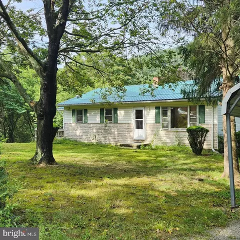 2445 Bear Wallow Hollow Rd, Augusta, WV 26704