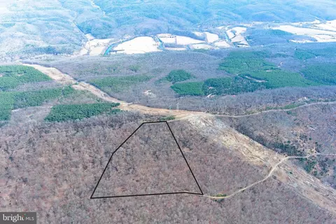 116 River Rdg, Yellow Spring, WV 26865