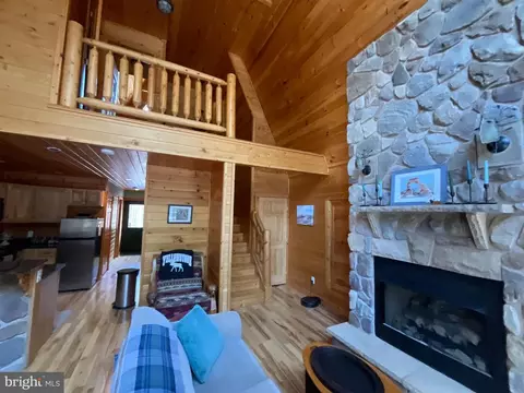 Entry Way - 4839 Graces Cabin Rd, Springfield, WV 26763 photo 1 of 4