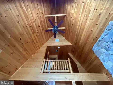 Entry Way - 4839 Graces Cabin Rd, Springfield, WV 26763 photo 4 of 4