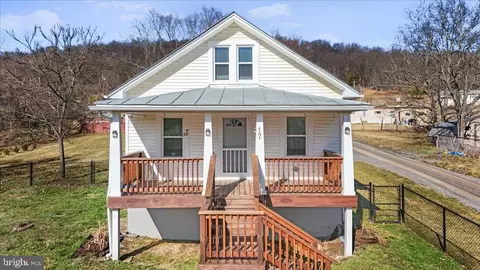 17 Turkey Hill Rd, Augusta, WV 26704