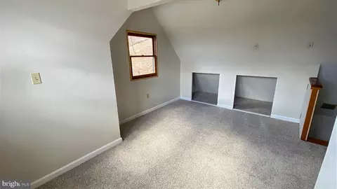 Bedroom - 2932 Kerns School Rd, Springfield, WV 26763 photo 3 of 3