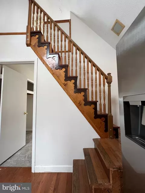 Entry Way - 2932 Kerns School Rd, Springfield, WV 26763 photo 5 of 7