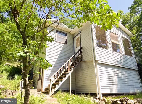 Exterior - 2932 Kerns School Rd, Springfield, WV 26763 photo 4 of 6