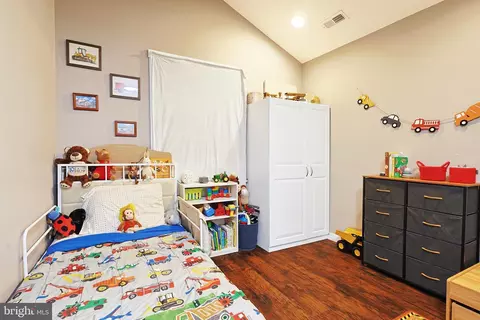 Bedroom - 2641 Hickory Corner Rd, Augusta, WV 26704 photo 3 of 6