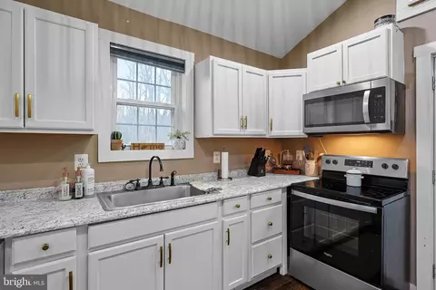 Kitchen - 2641 Hickory Corner Rd, Augusta, WV 26704 photo 4 of 5