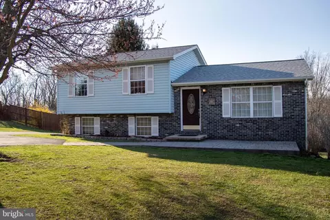 Exterior - 387 W Ridge Loop Rd, Romney, WV 26757 photo 4 of 10