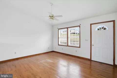 Living - 316 E Ridge Loop Rd, Romney, WV 26757 photo 3 of 4