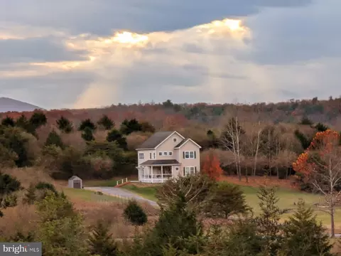 345 Paso Fino Dr, Augusta, WV 26704