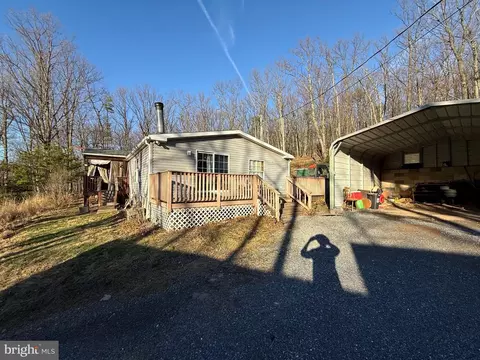 37 Advent Dr, Augusta, WV 26704
