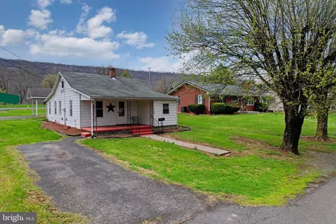 715 Charles St, Romney, WV 26757