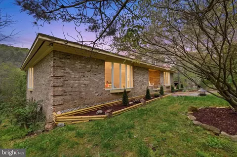 783 Ritters Valley Dr, Capon Bridge, WV 26711