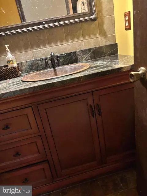 Bath - 207 Sky Ridge Rd, High View, WV 26808 photo 5 of 7