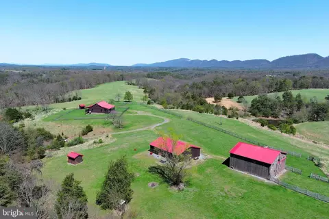 453 Wheaton Dr, Purgitsville, WV 26852