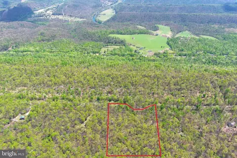 23 Eagle Mtn # -C, Paw Paw, WV 25434