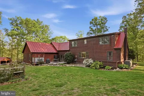 330 Sideling Mountain Dr, Slanesville, WV 25444