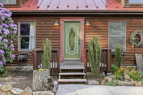 330 Sideling Mountain Dr, Slanesville, WV 25444