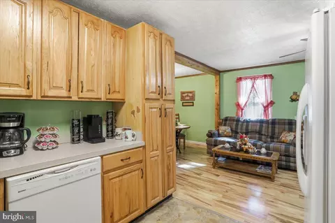 Kitchen - 25 Fox Craft Ct, Green Spring, WV 26722 photo 4 of 4