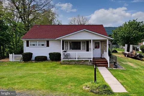 513 2nd St, Romney, WV 26757