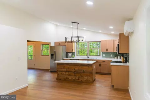 2614 Lake Ferndale Dr, Springfield, WV 26763