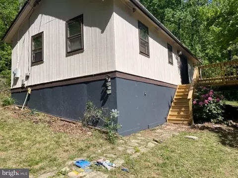 778 Falconwood Rd, Paw Paw, WV 25434