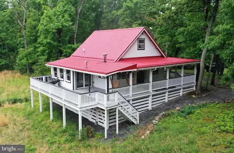 513 Cardinal Dr, Rio, WV 26755