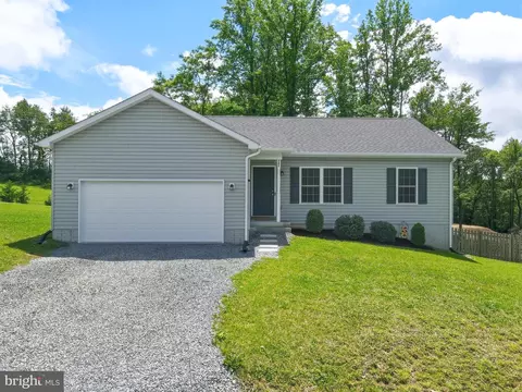141 Hampshire House Dr, Yellow Spring, WV 26865