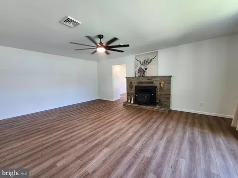 Living - 412 Everett Pl, Romney, WV 26757 photo 3 of 3