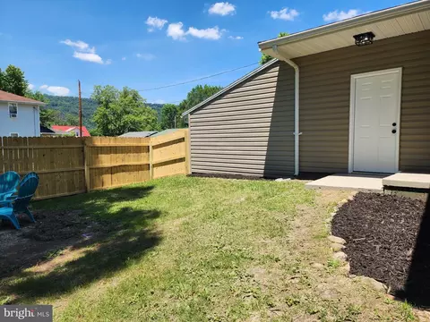 Exterior - 412 Everett Pl, Romney, WV 26757 photo 6 of 8