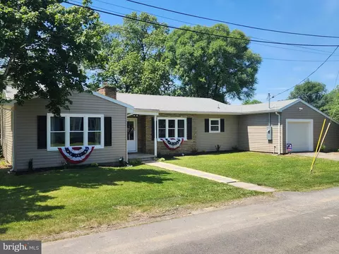 Exterior - 412 Everett Pl, Romney, WV 26757 photo 2 of 8
