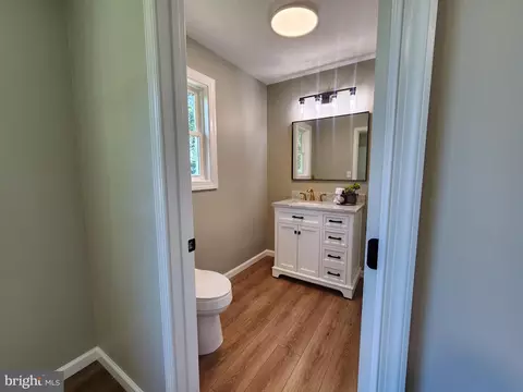 Entry Way - 412 Everett Pl, Romney, WV 26757 photo 2 of 5