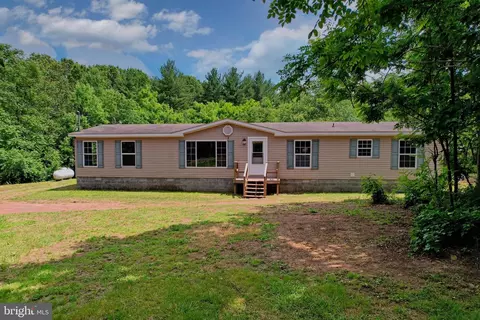 272 Red Tailed Hawk Rd, Paw Paw, WV 25434