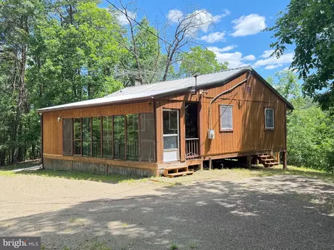511 Chickadee Rd, Purgitsville, WV 26852