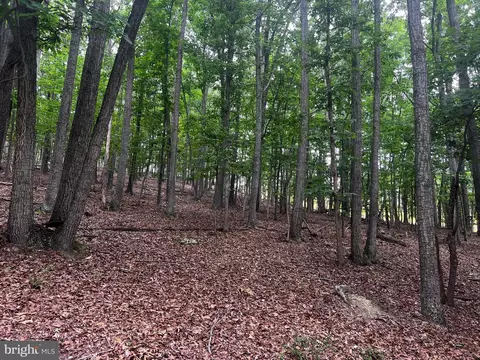 17 Reymann Dr, Yellow Spring, WV 26865