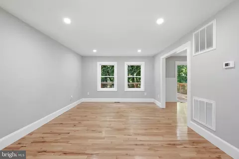 Living - 461 Normans Rd, High View, WV 26808 photo 3 of 7
