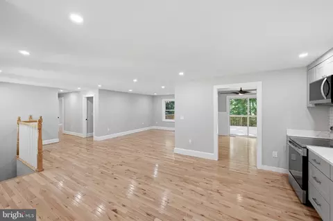 Living - 461 Normans Rd, High View, WV 26808 photo 2 of 7