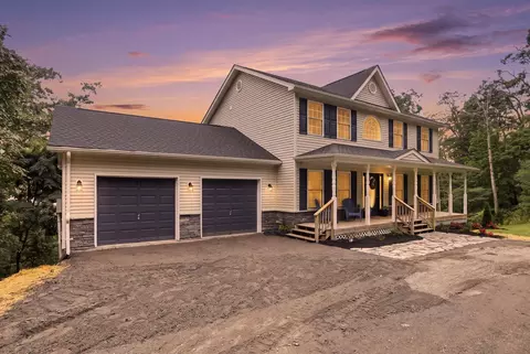 254 Falcon View Dr, Augusta, WV 26704