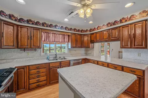 Kitchen - 25 Pancione Loop, Augusta, WV 26704 photo 1 of 6